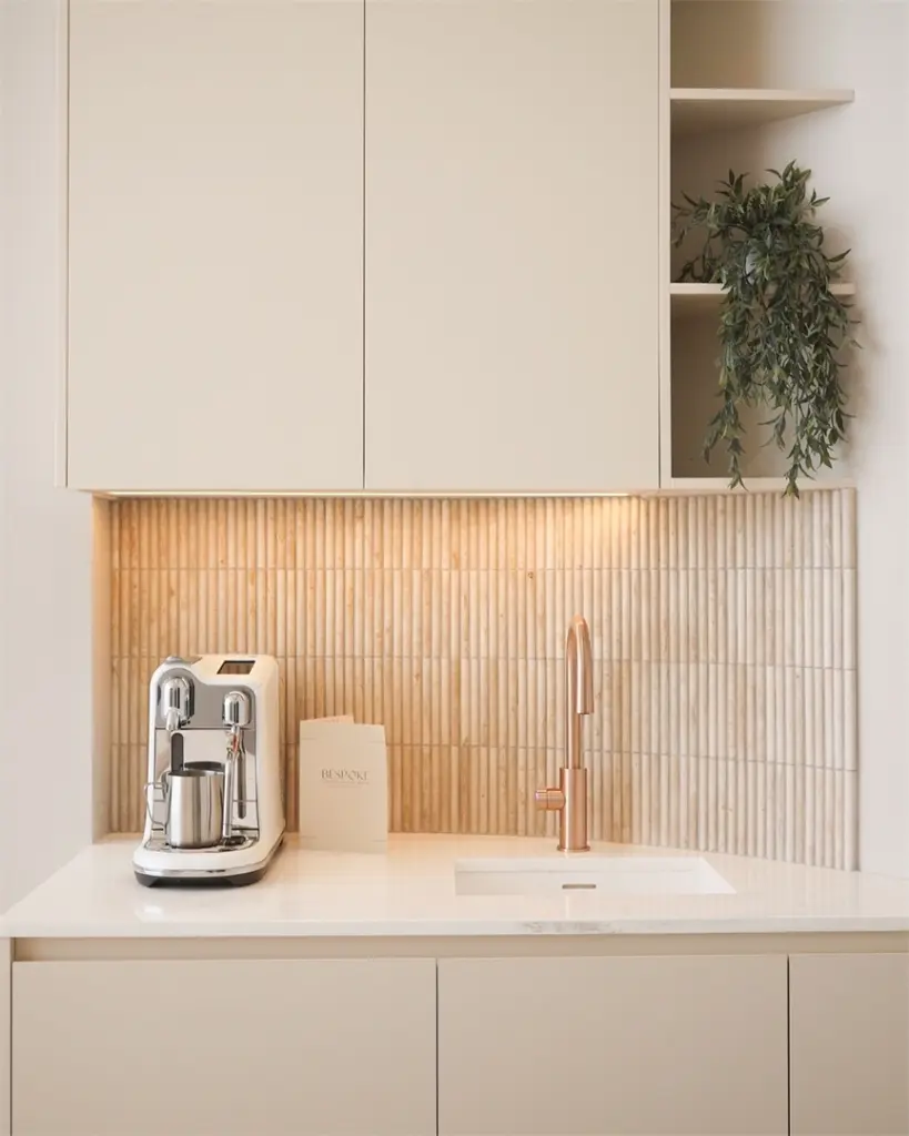 NR221907BZ-lifestyle-image (3).webp