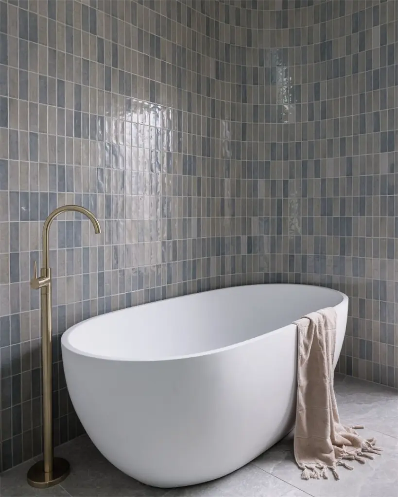 NR210903a01BG-lifestyle-image (1).webp