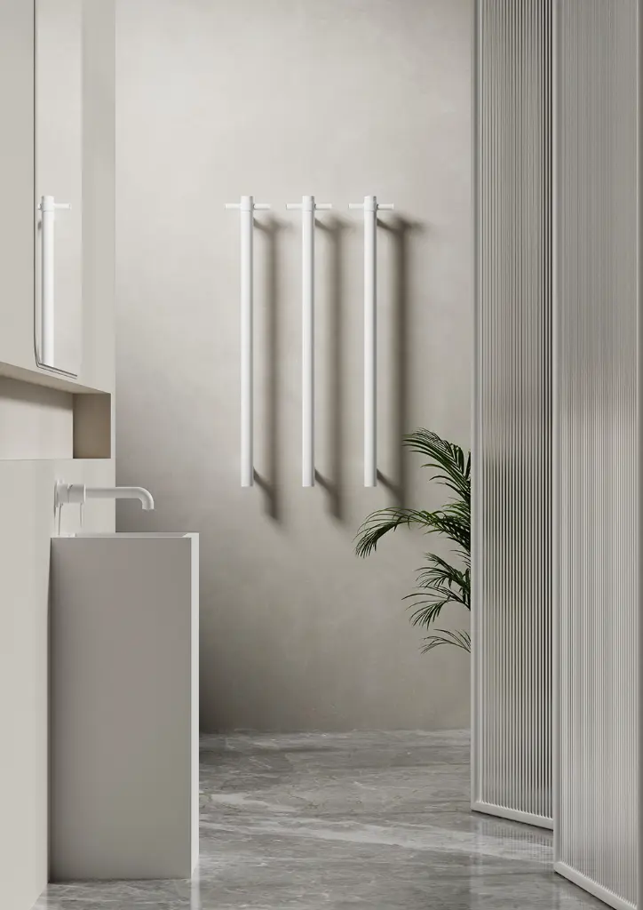HEATED-VERTICAL-TOWEL-RAIL-MW-lifestyle-image.webp