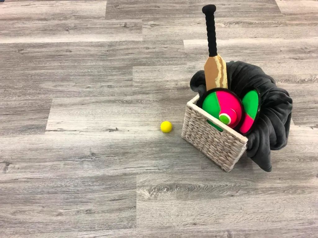 VINYL- 1220x220x 6.5 CLICKLOCK SPC FRENCH OAK  .5 WEAR 1.5mm IXPE