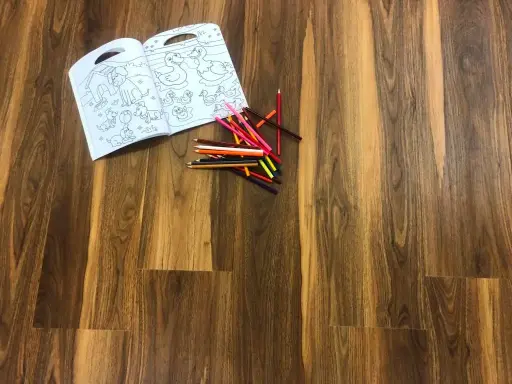 [VYLCLSPCNORDWNT] VINYL- 1220x220x 6.5 CLICKLOCK SPC NORDIC WALNUT .5 WEAR 1.5mm IXPE